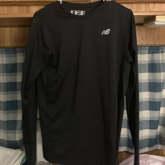 New balance work out shirt - Picture 2 of 3